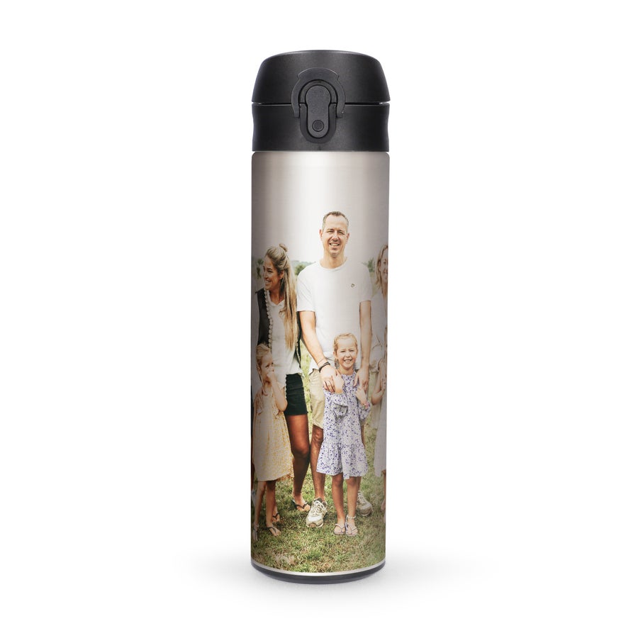 Personalised Metal Water Bottles A personalized metal water bottle with a printed family photo featuring two adults and two children, a perfect way to stay stylish while on the go.