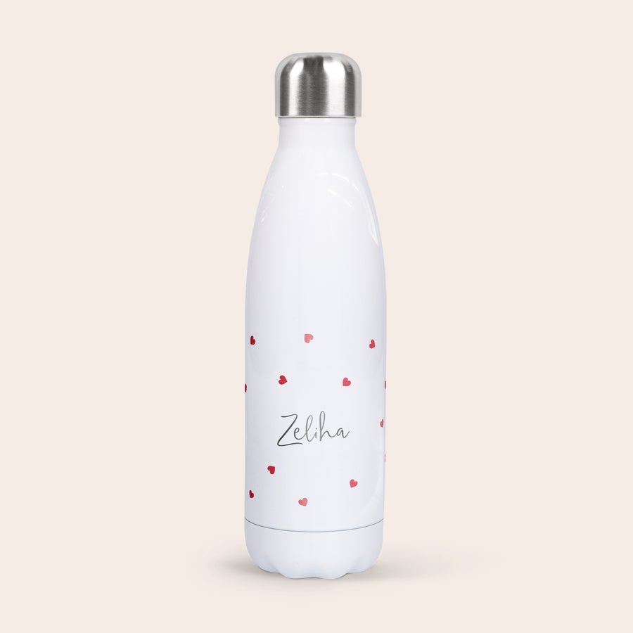 Personalised insulated water bottle Personalised insulated water bottle in white, printed with the name Zeliha and red hearts, to stay hydrated.